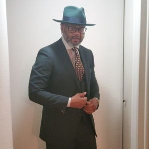 Meet your Posher, Russell ..I'm selling suitsupply